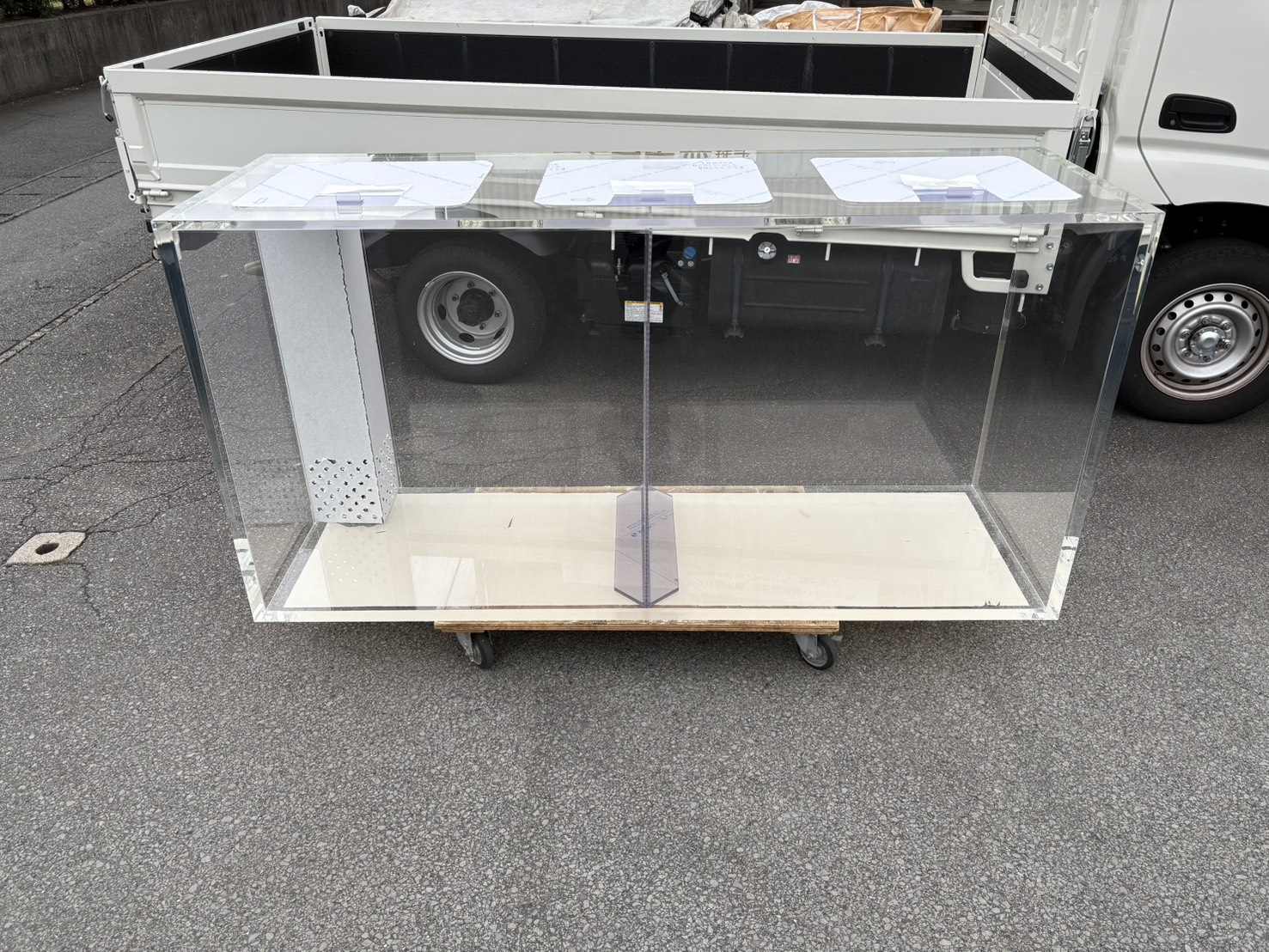 天板式アクリル水槽