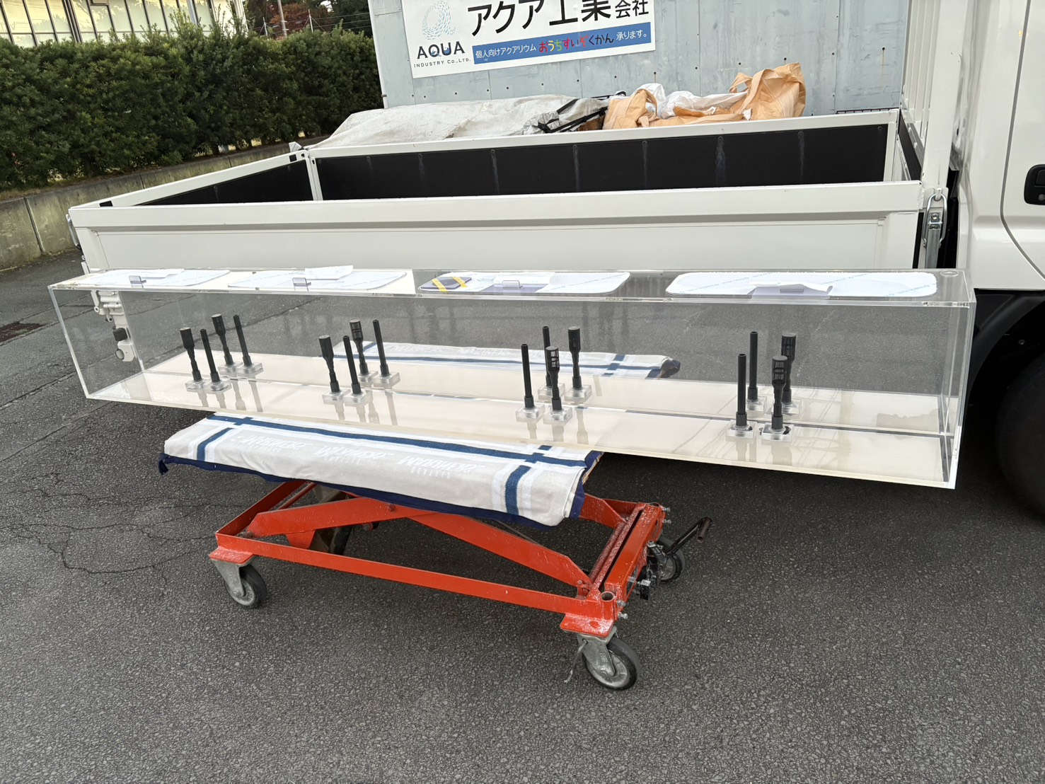 天板式アクリル水槽