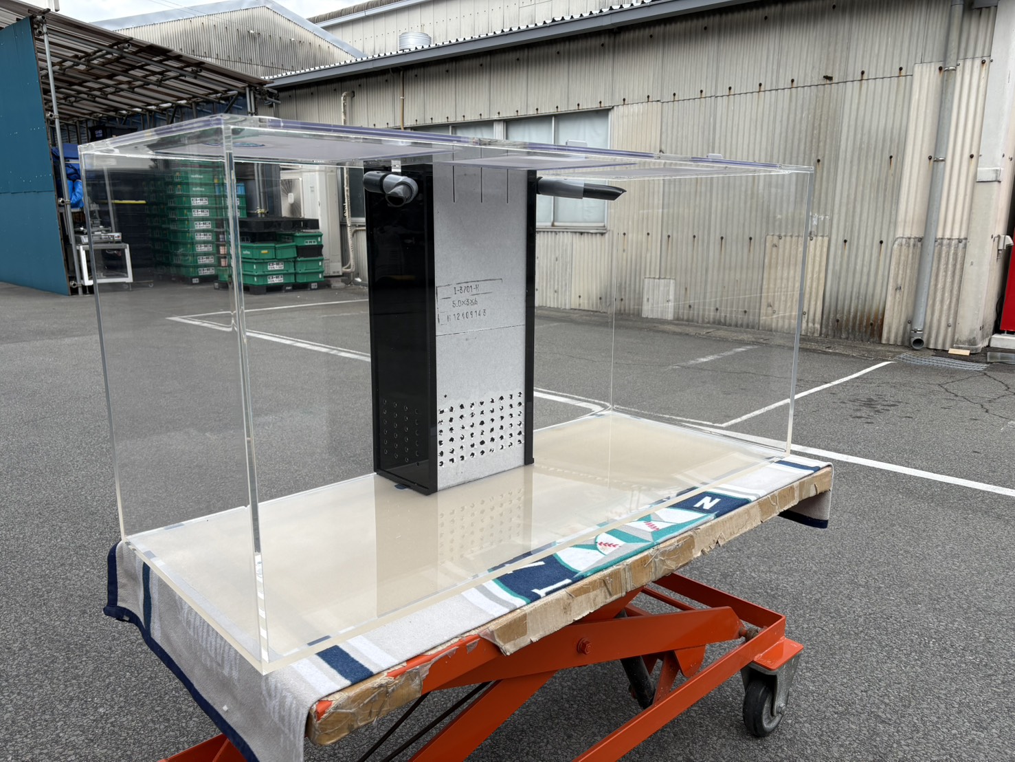 天板式アクリル水槽