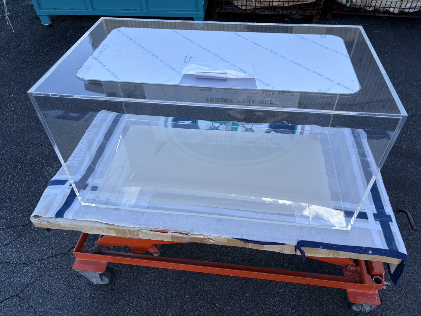 天板式アクリル水槽