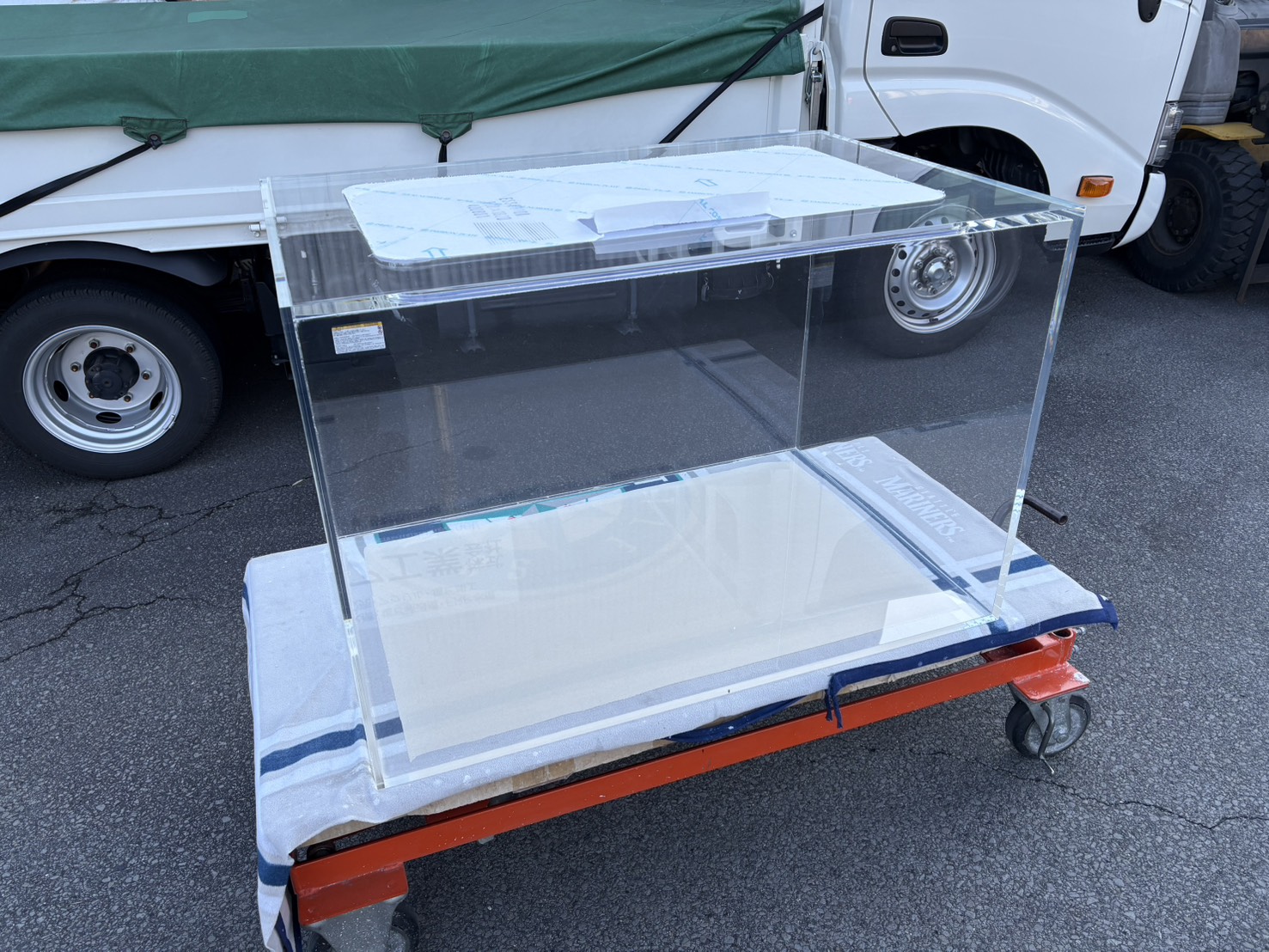 天板式アクリル水槽