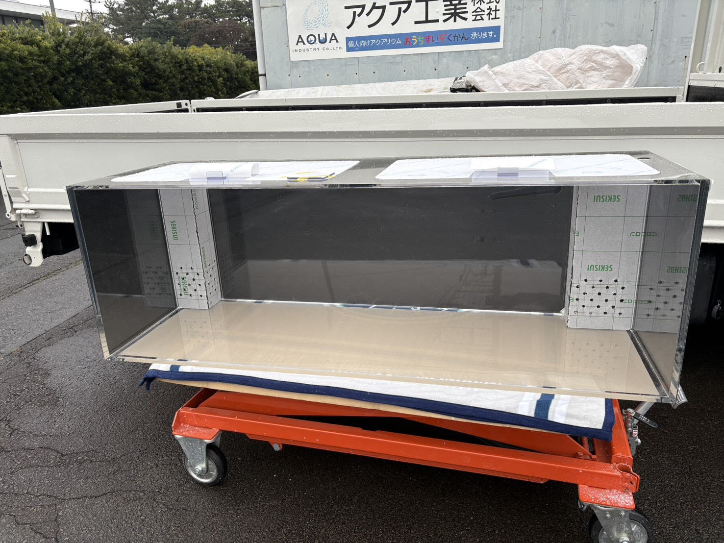 天板式アクリル水槽